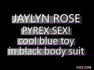 सेक्सी jaylyn गुलाब licks और बेकार खिलौना