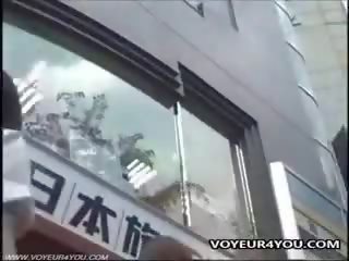 Японки damsel къса пола гащи тайно videoed