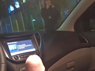 Asking den dame til informasjon på den gate jeg took min putz ut og masturbated