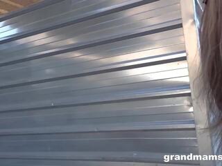 Potrivi bunicuta caută pentru proaspăt cocoșilor în public la grandmams: puma muie x evaluat video