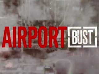 Airportbust - customs কর্মকর্তা blackmails ট্যাটু বালিকা