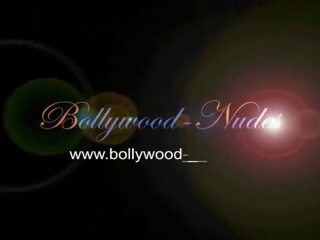 Bollywood ritual a vágy és táncolás míg ő volt egyedül