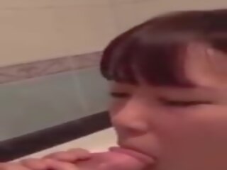 Japanese Girls Give Slow Bj in the Bathtub: Free xxx video de