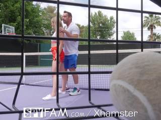 Spyfam 步 bro 給 步 sis 網球 教訓 & 大 軸