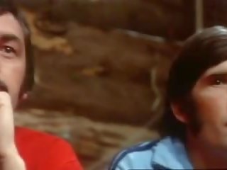 Die Bett-Hostessen 1973 (Group xxx video provocative scene)