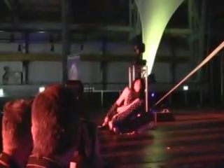 Alison star live strop on stage in munich: mugt kirli film af